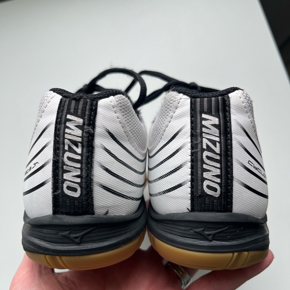 Mizuno Cyclone Speed 3 Junior Volleyball Shoes Youth Size 5 - Picture 7 of 9